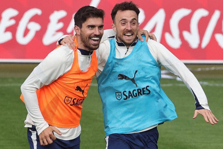 Rúben Neves e Diogo Jota