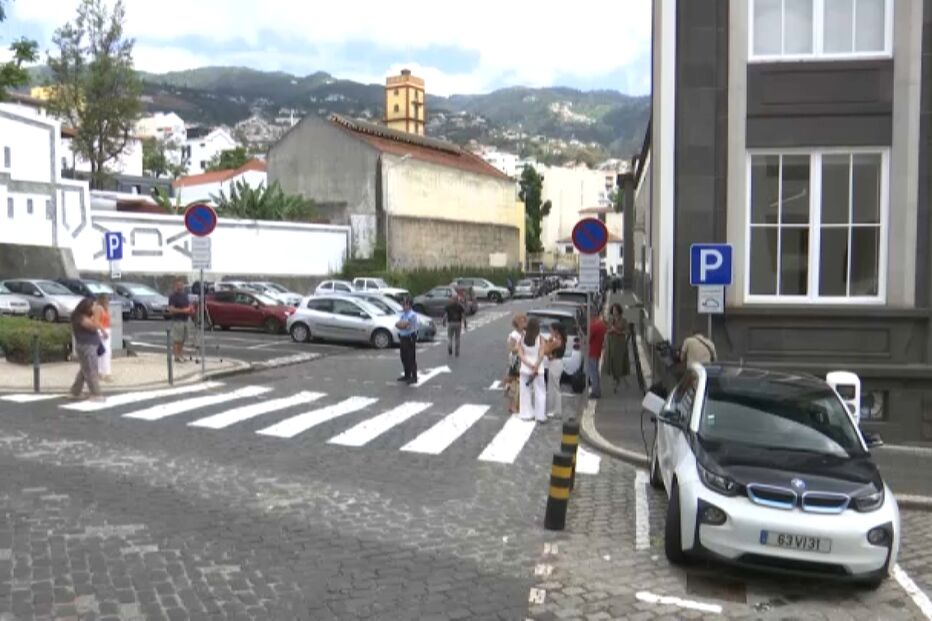 No dia em que descobriu as imagens o agressor estava no quartel dos bombeiros, chorou e mostrou-se arrependido do que tinha acontecido.