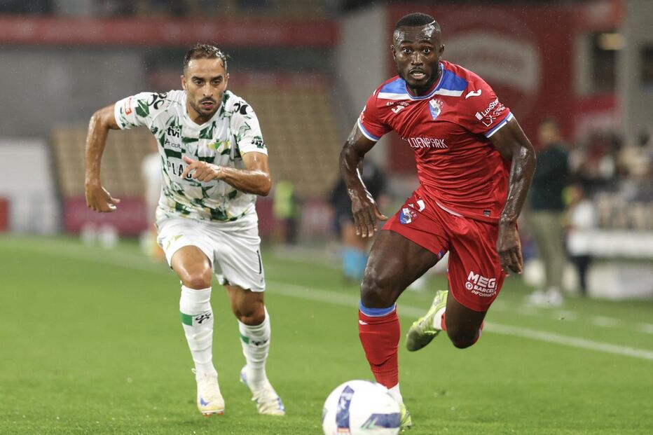 Gil Vicente vence Moreirense com golos de Pablo e Gustavo Varela em Barcelos