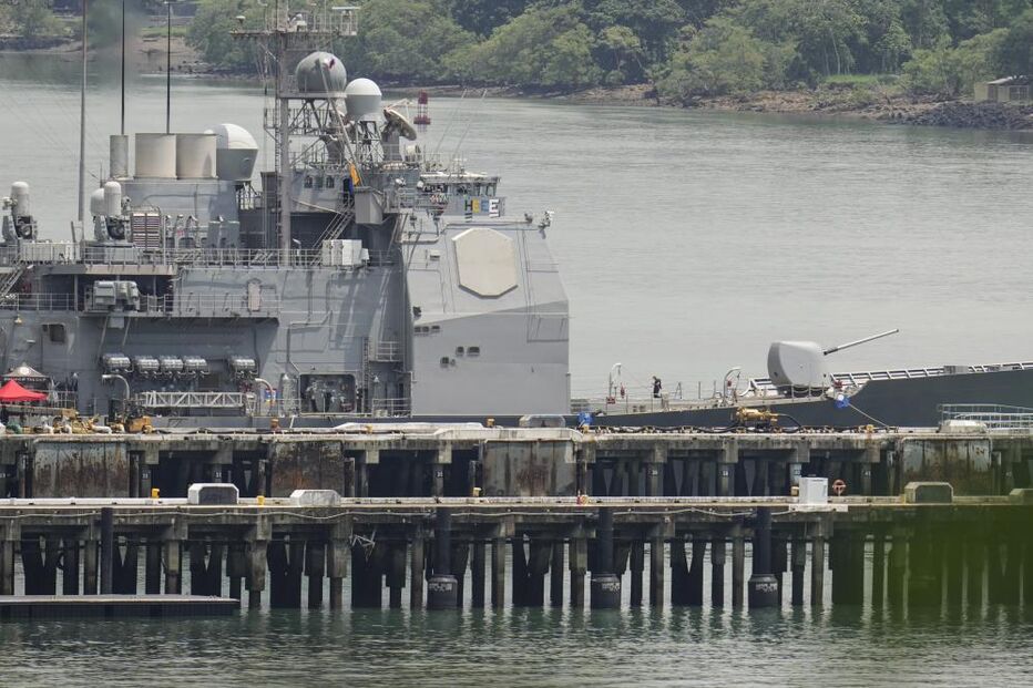 Navio de guerra dos EUA segue para as Caraíbas, face à reação venezuelana