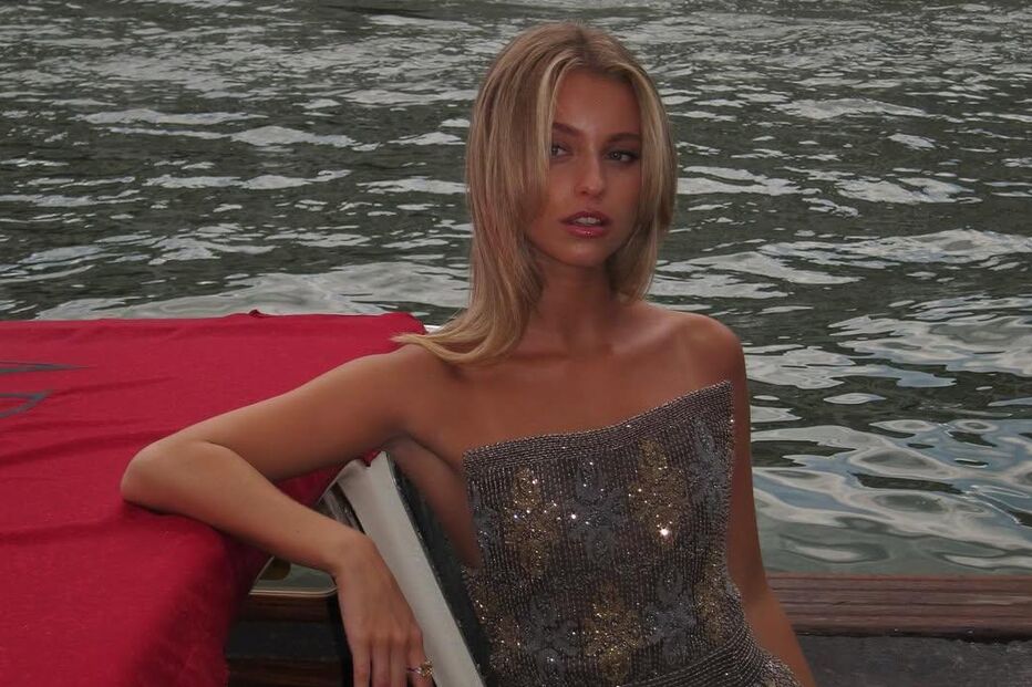 Margarida Corceiro encanta em Veneza com beleza lusa