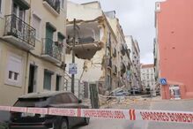 Image of the collapsed facade