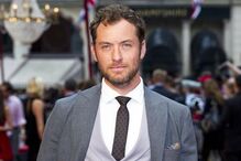 Jude Law interpreta Putin em filme sobre ascensão e manipulação no Kremlin