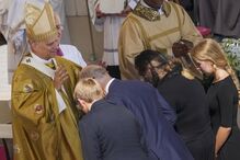 Família de Carlo Acutis na missa de canonização celebrada pelo Papa Leão XIV, no Vaticano