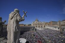 Missa de canonização de Carlo Acutis e Pier Giorgio Frassati na Praça de São Pedro, no Vaticano