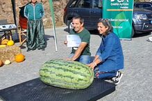 Agricultor levou ainda a concurso uma melancia com 69 quilos