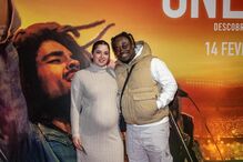 Ivandro celebra o nascimento de Melissa, com a sua companheira