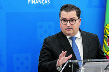 Governo paga a quatro consultores 17616 euros por mês