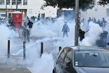 Manifestantes em França