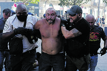 Mais de 500 detidos durante protestos violentos em França