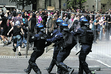 Mais de 500 detidos durante protestos violentos em França