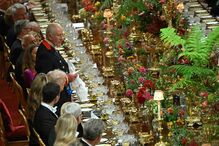 Rei britânico Charles III no banquete