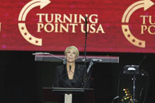 Stacy Sheridan nas cerimónias fúnebres