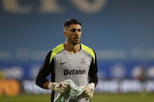 Rui Silva, guarda-redes do Sporting, antes do jogo contra o Estoril na Liga