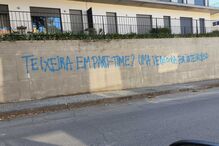 Vandalismo na fachada da Câmara Municipal de Arouca após polémica do jogo FC Arouca - FC Porto