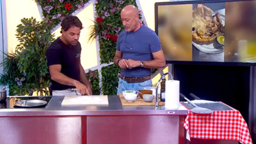 Aprenda a fazer uma pizza calzone à bulhão de pato 