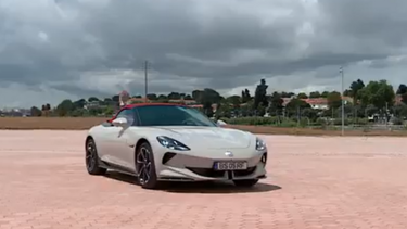 Conheça o descapotável elétrico MG Cyberster GT que em apenas 3,2 segundos vai dos zero aos 100 km/hora