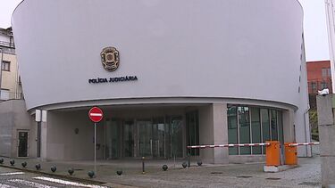 Homem detido por perseguir a ex-companheira em Santa Maria da Feira. Disparou contra discoteca