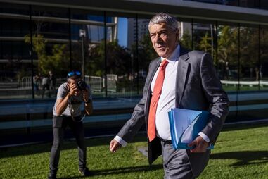 José Sócrates gasta metade da pensão política em viagens aos Emirados Árabes Unidos