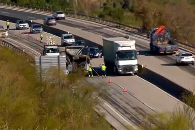 Retomada circulação na Via do Infante junto a Paderne após colisão entre pesados