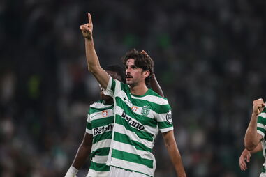 Trincão marca pelo Sporting contra o Kairat na Liga dos Campeões