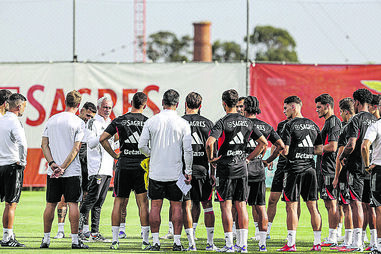 José Mourinho diz que falta tempo para treinar