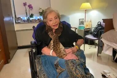 Passado mais de um ano, Betty Grafstein ainda não pagou os 54 mil euros do internamento