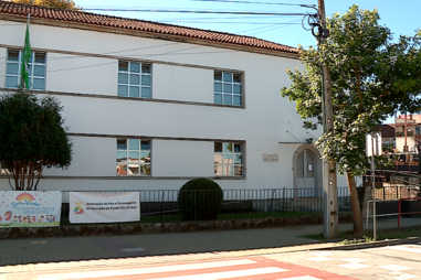Criança de 7 anos agride colegas e professores na escola em Braga