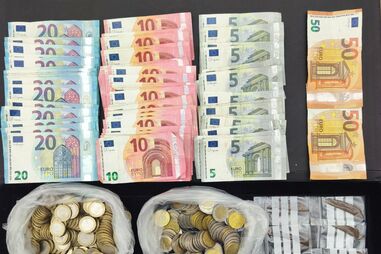 PSP trava traficantes e 'devolve' prédios a moradores