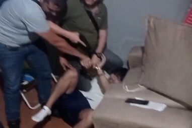 O momento em que líder de organização criminosa é capturado no Peru 