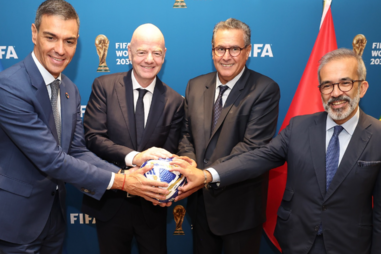 Paulo Rangel, Gianni Infantino, Pedro Sánchez e Aziz Akhannouch discutem o Mundial2030