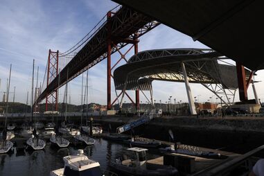 Moradores de Lisboa queixam-se do ruído de embarcações no Tejo