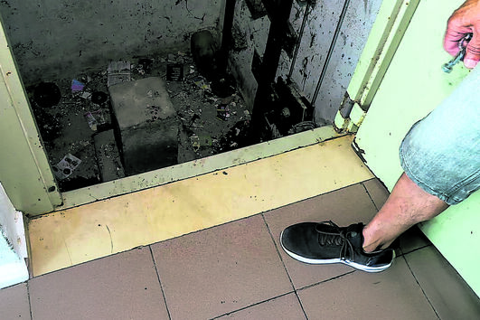 Abre elevador e cai 7 andares em prédio da câmara de Lisboa