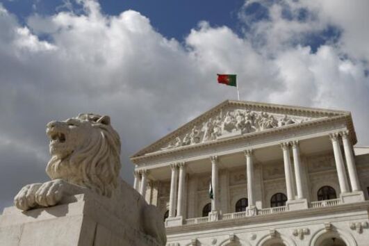 Informação divulgada pela Assembleia da República