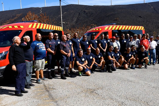 Bombeiros Sapadores de Lisboa ajudam vítimas dos incêndios em Piódão