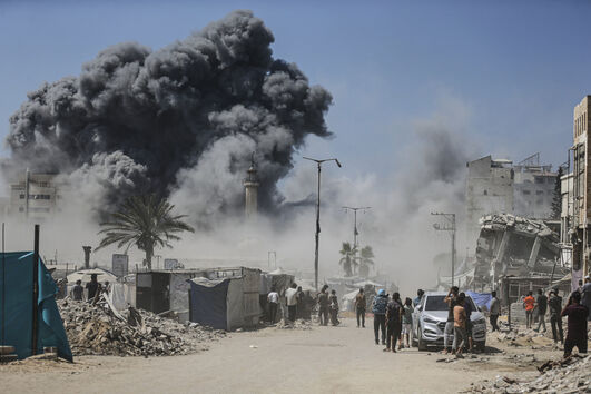 Dezenas de mortos em Gaza com a intensificação de ataques. Hospitais de campanha fecham com falta de 'bens essenciais'