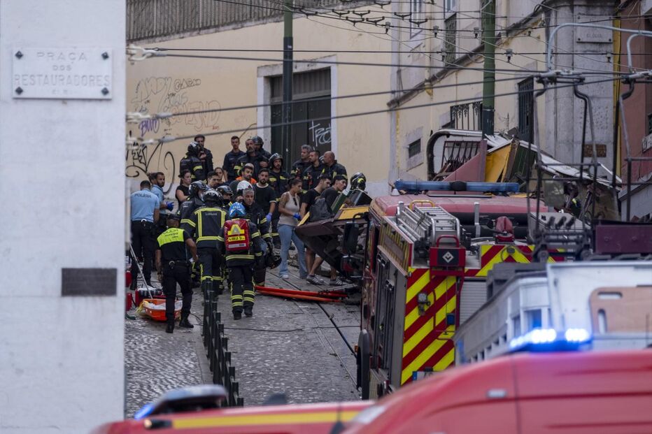 Descarrilamento do Elevador da Glória em Lisboa provocou pelo menos três mortos e vários feridos