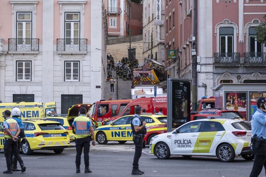 Descarrilamento do Elevador da Glória em Lisboa provocou pelo menos três mortos e vários feridos