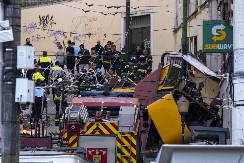 Descarrilamento do Elevador da Glória em Lisboa provocou pelo menos três mortos e vários feridos