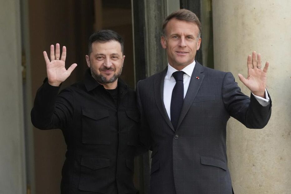 Zelensky agradece apoio de 26 países em Paris com Macron para garantir segurança na Ucrânia