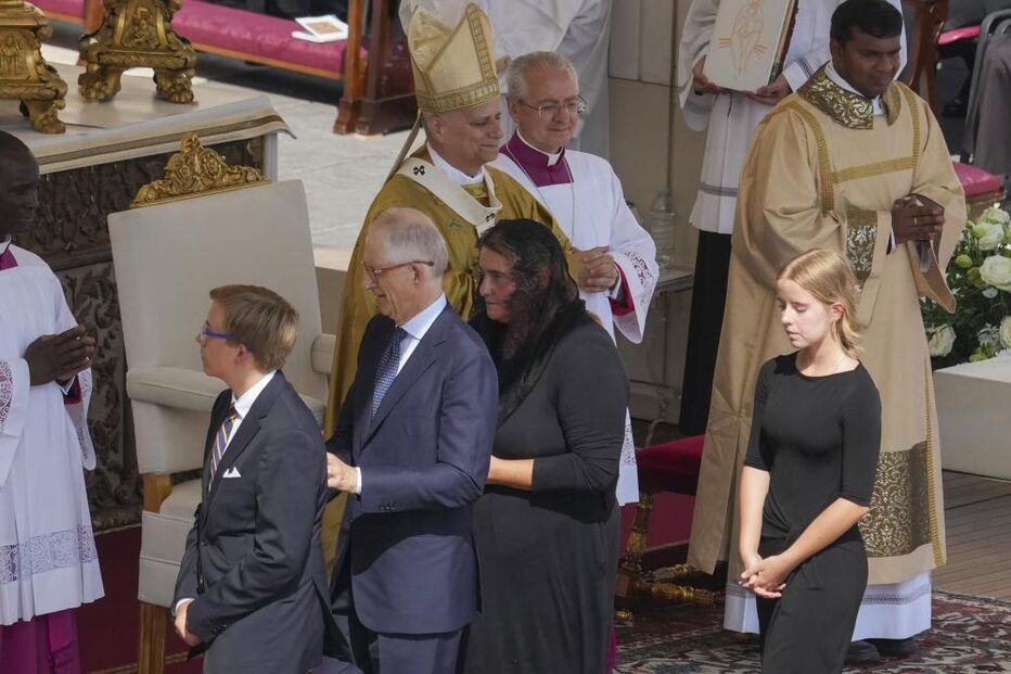 Família de Carlo Acutis na missa de canonização celebrada pelo Papa Leão XIV, no Vaticano