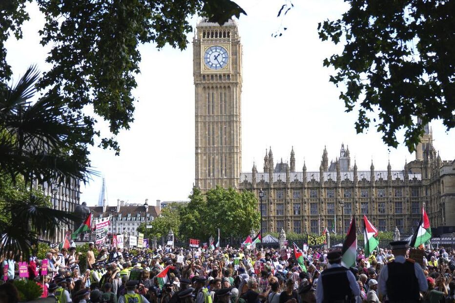 Centenas protestam em Londres pelo grupo Ação Palestina