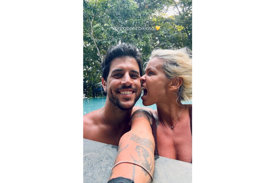 Rafael Cardeira declara-se a Aurea no seu aniversário