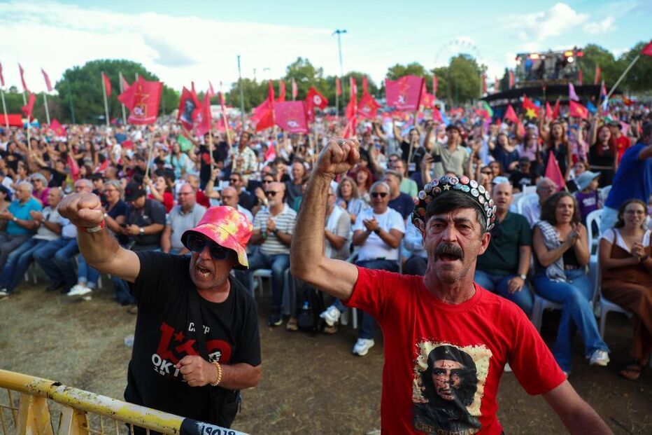 Recinto na Quinta da Atalaia, no Seixal, encheu para a sessão de encerramento da 49.ª Festa do Avante