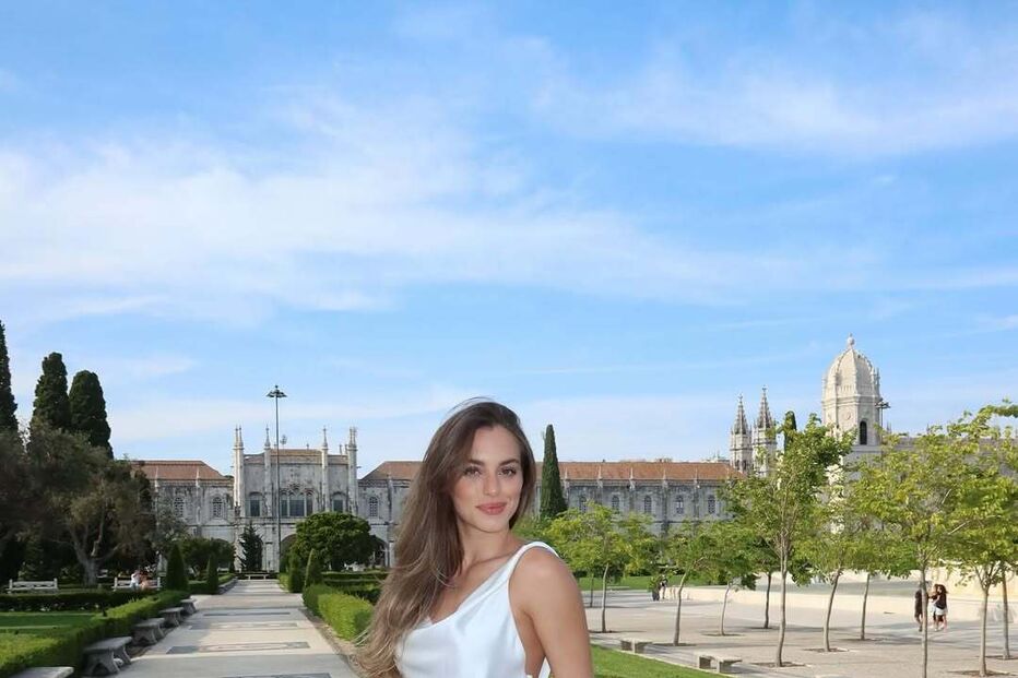 Madu Carvalho, namorada de Richard Ríos, visita Lisboa e mostra o seu entusiasmo pela cidade.
