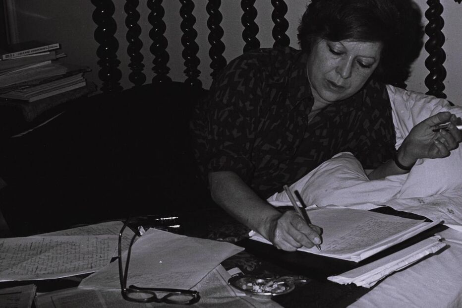 Natália Correia escreve na cama. Documentário sobre a autora estreia