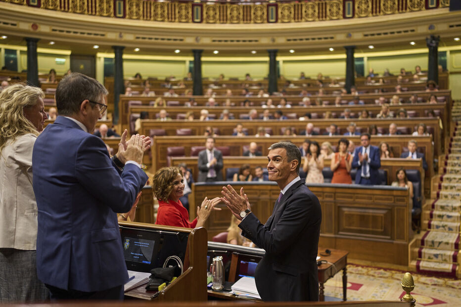Parlamento espanhol trava proposta de redução da semana laboral, apesar dos protestos