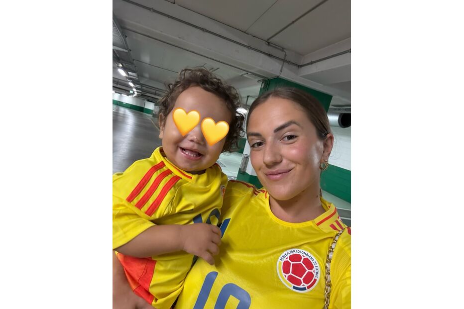 Carolina Rubia celebra os quatro golos de Luis Suárez pela Colômbia