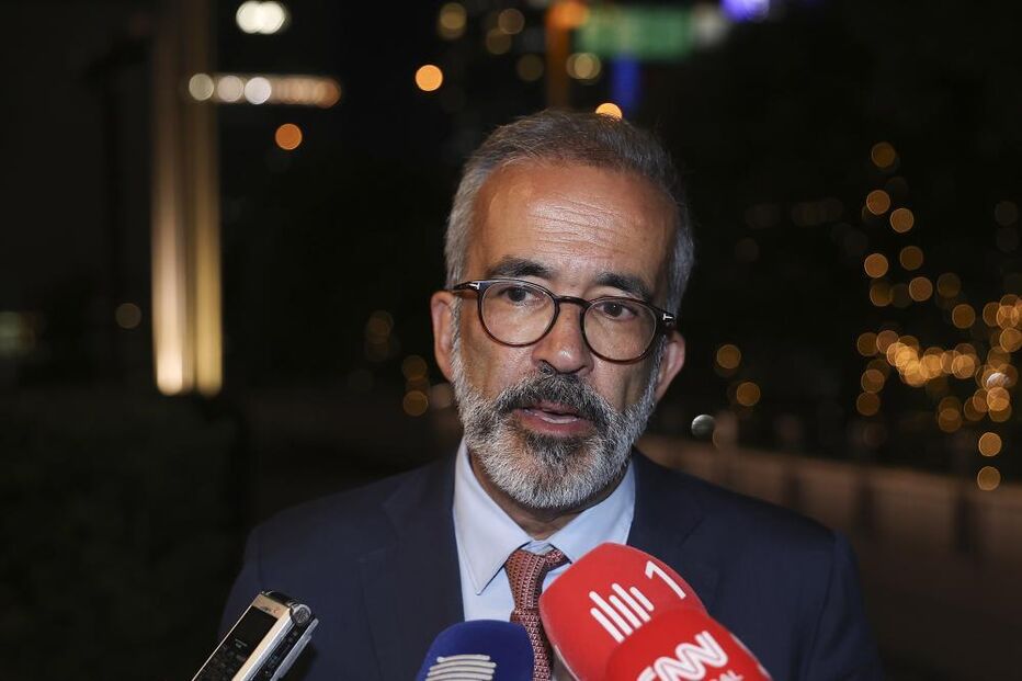 Paulo Rangel aborda invasão do espaço aéreo na Polónia, após reunião com embaixador russo