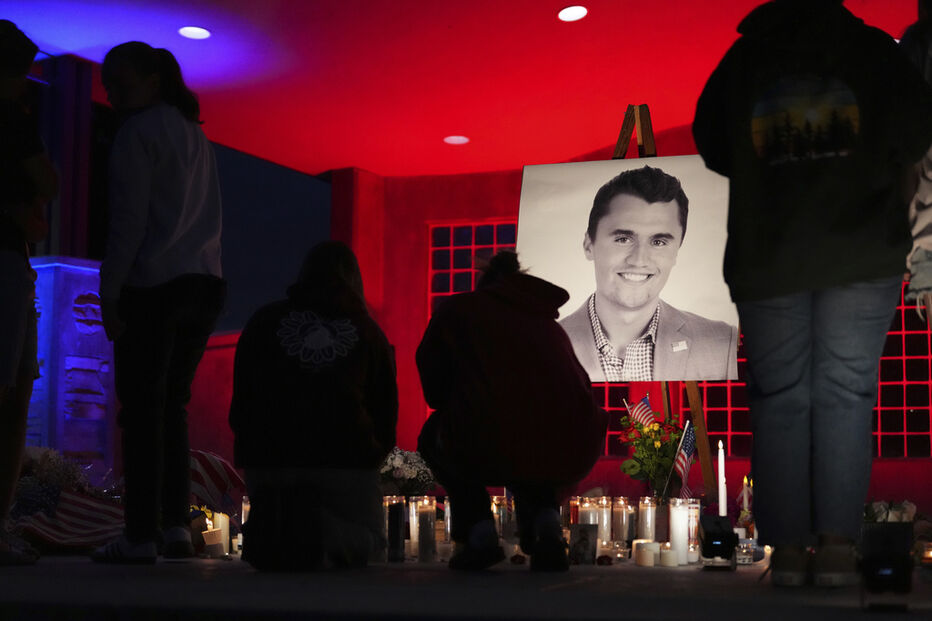 Homenagem a Charlie Kirk após tiroteio na Universidade Utah Valley